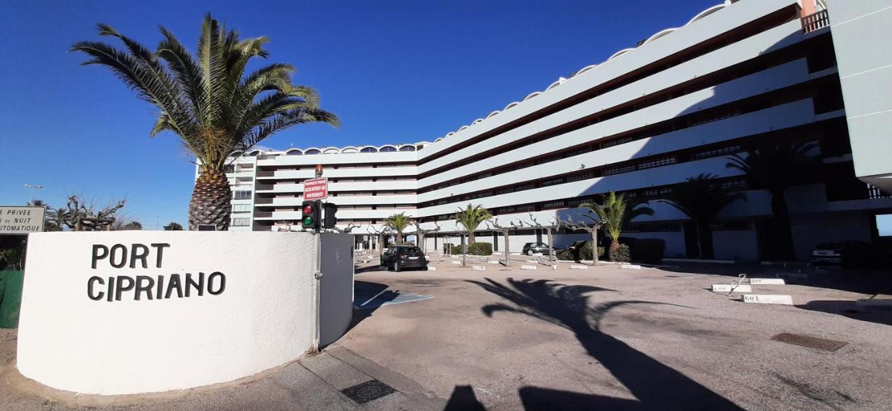 Port Cipriano Sur Les Toits , Vue Panoramique Sur La Mer Saint-Cyprien  Exterior foto